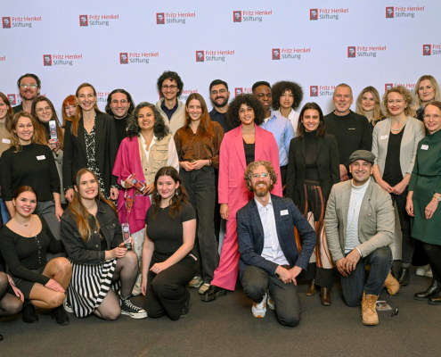 Abschlussfoto mit den Teams, Jury, Oberbürgermeister Dr. Stephan Keller, Organisationsteams